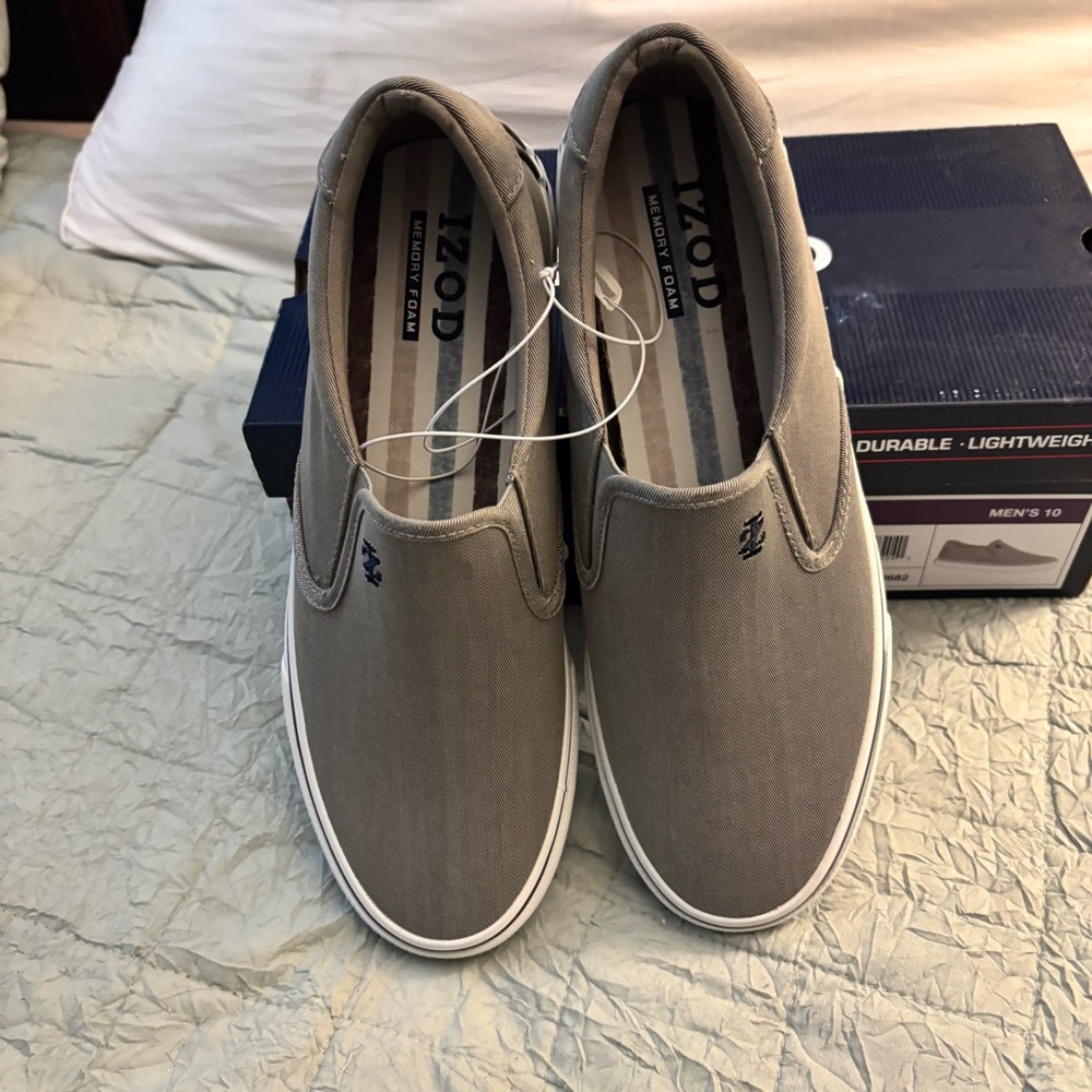 IZOD Men's Classic Gray Slip-On Loafers